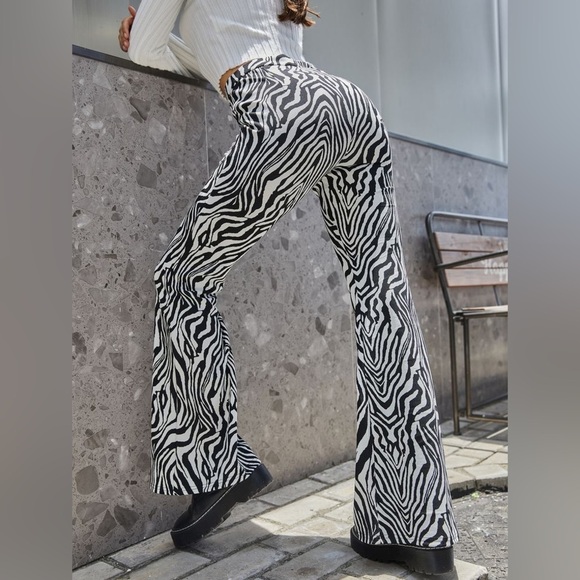 FREE PEOPLE Pull on Zebra Pants 30 - Picture 17 of 17